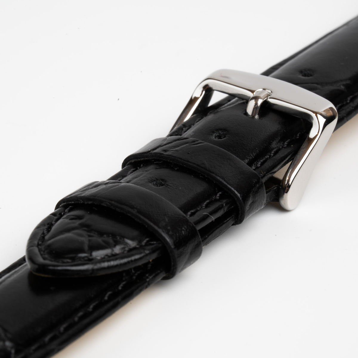 Black Mayfair Super watch strap, close-up of the buckle and keepers