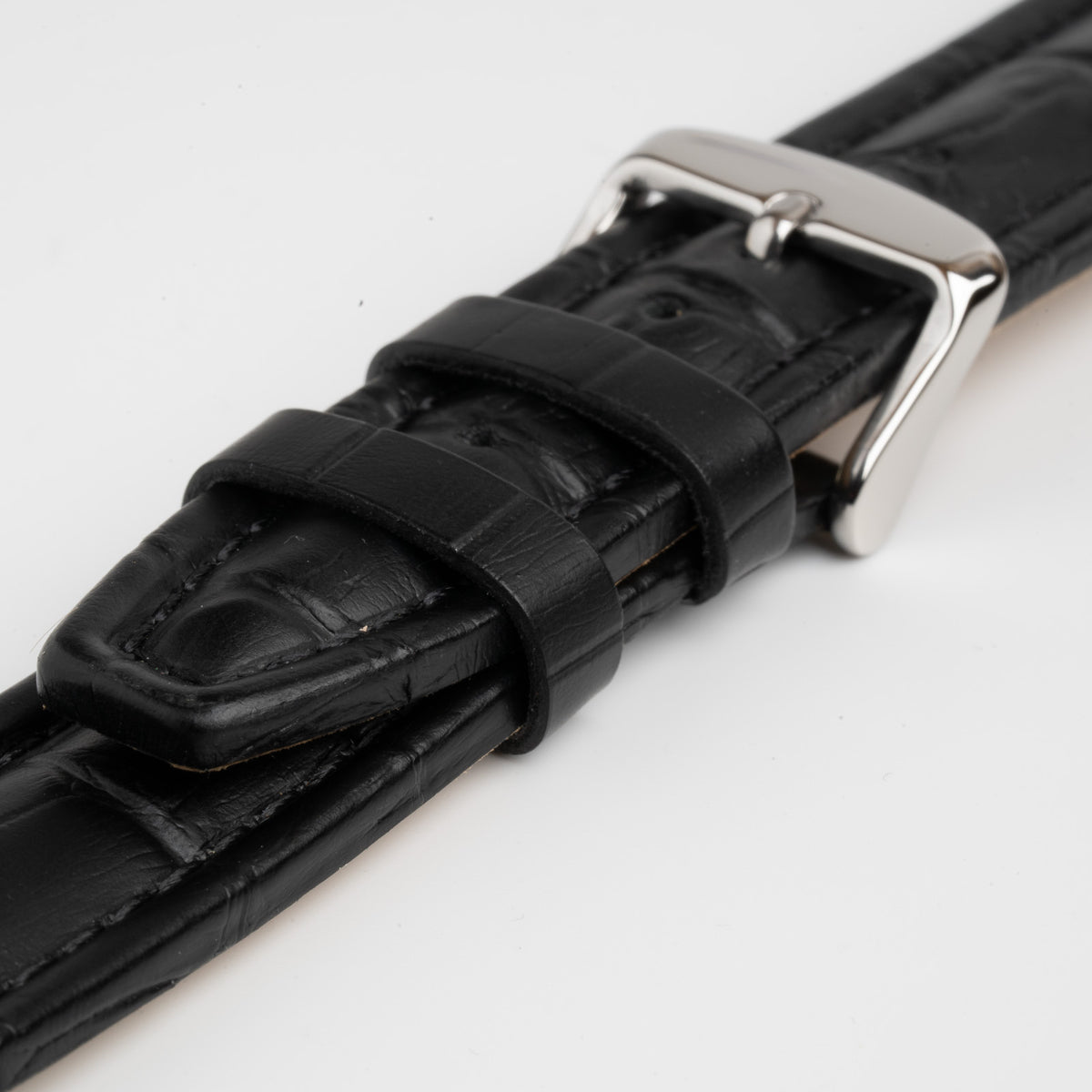 Black Mayfair Contour watch strap, close-up of the buckle and keepers