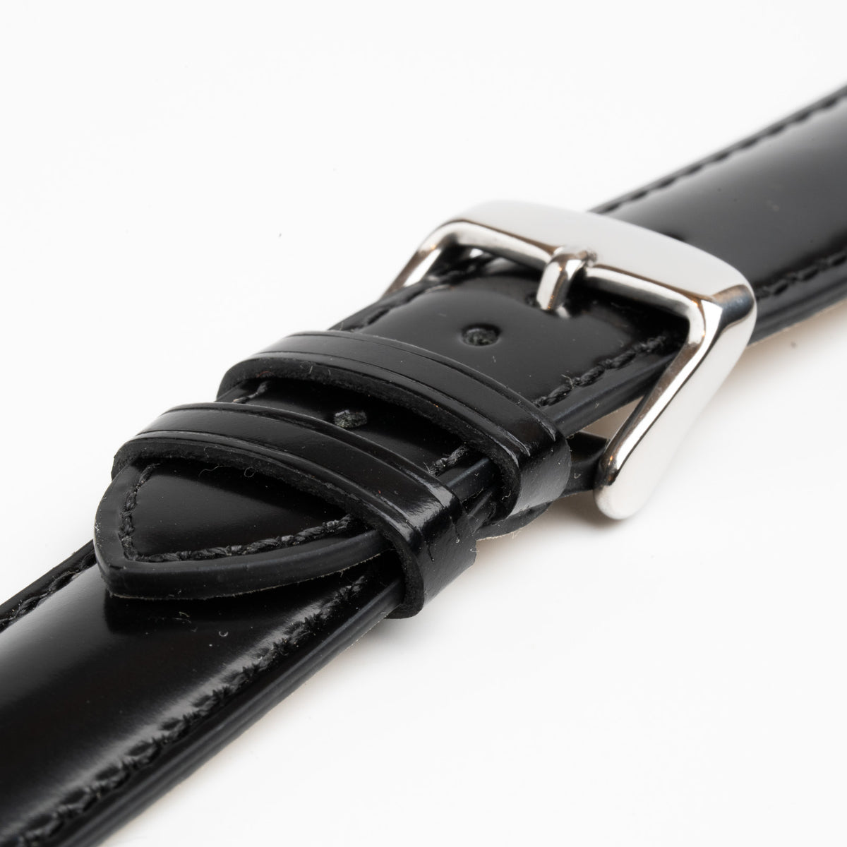 Henley Superior Gloss Black Watch Strap, close-up of the buckle and keepers