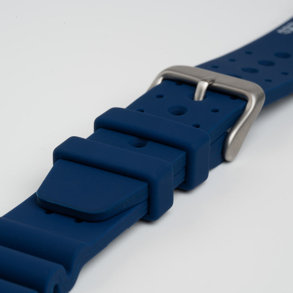 Submerge ND Limits Blue Watch Strap, close-up of the buckle and keepers