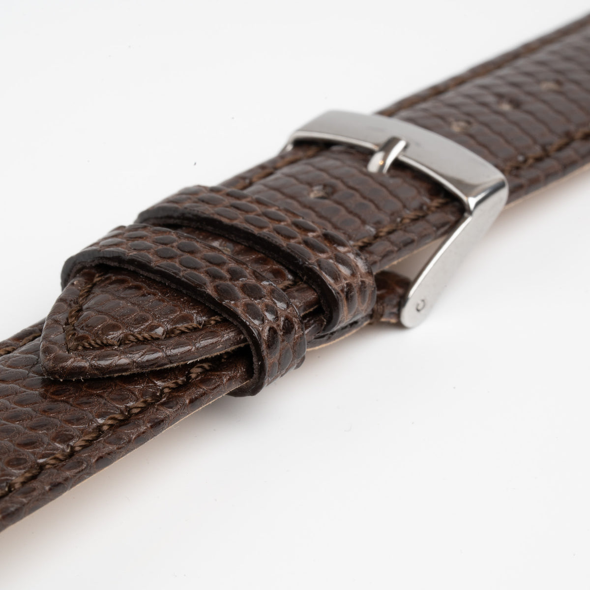 Autentico Lizard Brown Watch Strap, close-up of the buckle and keepers