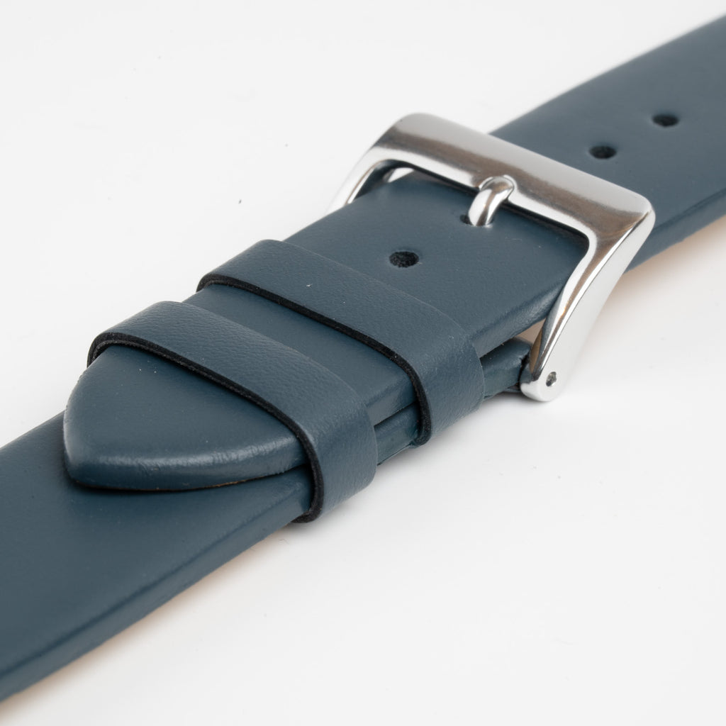 Windsor Smooth Dark Blue Watch Strap, close-up of the buckle and keepers