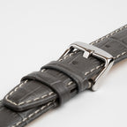 Grey Mayfair Alligator watch strap, close-up of the buckle and keepers