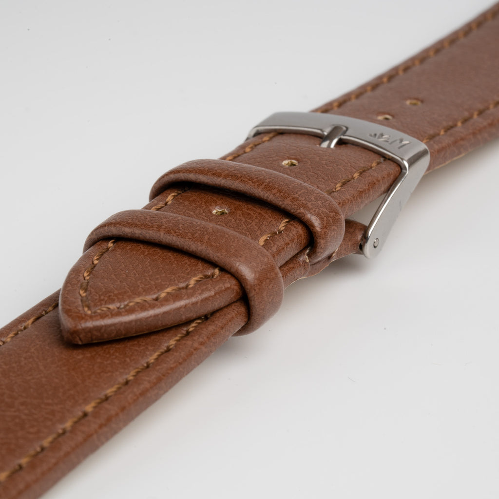 Abete Vegan Tan Watch Strap, close-up of the buckle and keepers