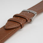 Abete Vegan Tan Watch Strap, close-up of the buckle and keepers
