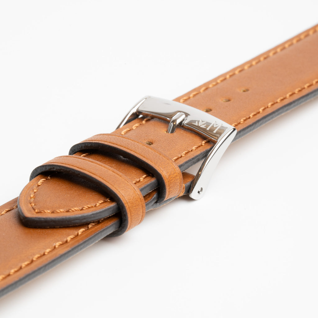 Boccaccio Tan Watch Strap, close-up of the buckle and keepers