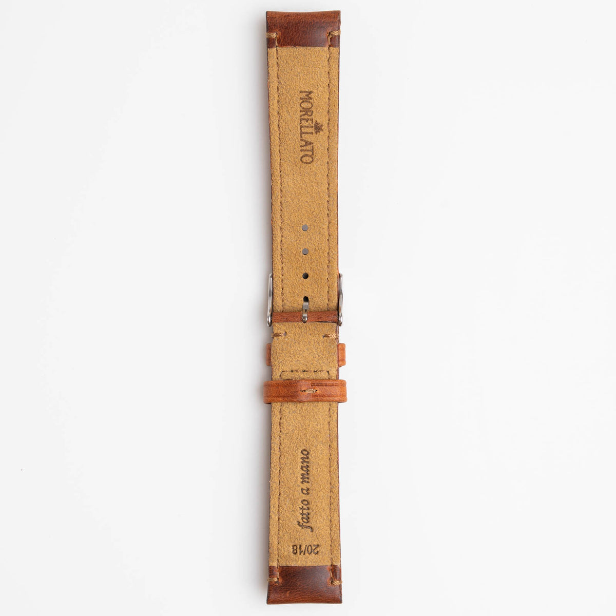 Derain Pull Up Tan Watch Strap, close-up of the buckle and keepers