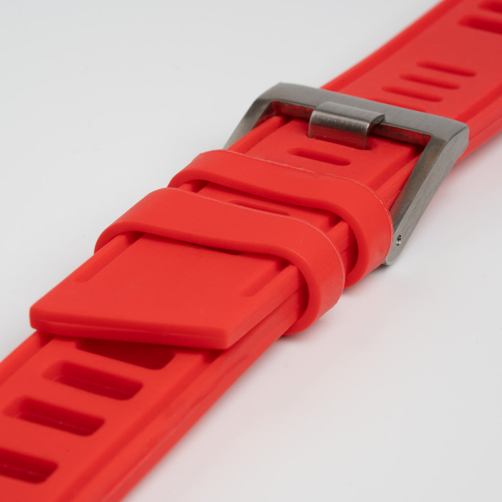Submerge ISO Dive Red Watch Strap, close-up of the buckle and keepers