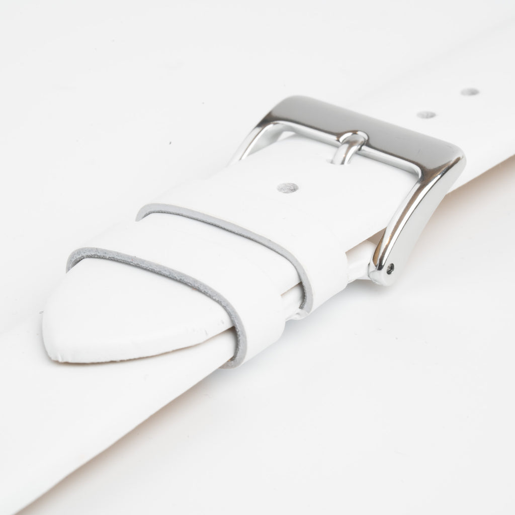 Windsor Smooth White Watch Strap, close-up of the buckle and keepers